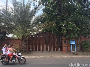 Rumah Ortu Bupati Mojokerto Nonaktif Juga Disita KPK Terkait Pencucian Uang Rumah Ortu Bupati Mojokerto Nonaktif Juga Disita KPK Terkait Pencucian Uang