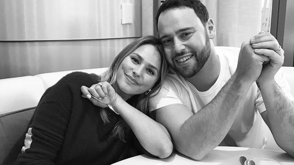 Ribut dengan Taylor Swift, Ini Pose Scooter Braun yang Hobi Makan Pasta