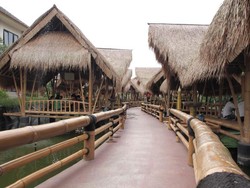 Seafood dan Tom Yum Enak Menanti Anda di The Breeze