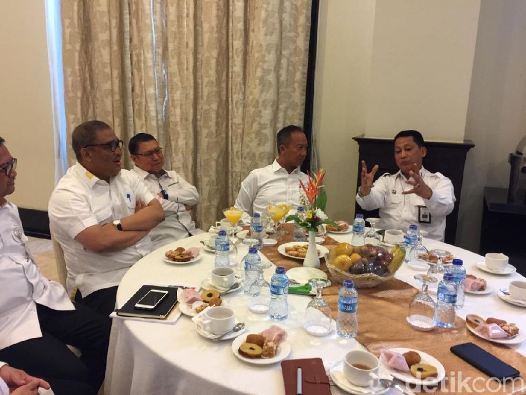 Buwas-Mensos Duduk Semeja, Ribut-ribut Beras Bansos Berakhir Buwas-Mensos Duduk Semeja, Ribut-ribut Beras Bansos Berakhir