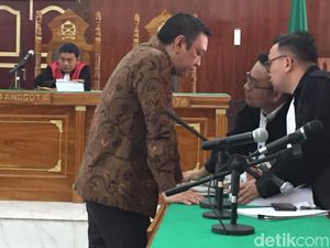 Kasus Suap Proyek, Bupati Pakpak Bharat Dituntut 8 Tahun Penjara Kasus Suap Proyek, Bupati Pakpak Bharat Dituntut 8 Tahun Penjara