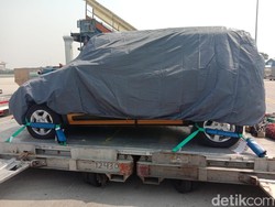 Mobil Baru Mendarat di Bandara Soekarno-Hatta, Mobil Apa Ya?
