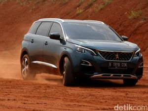 Menjajal Ketangguhannya Peugeot 5008