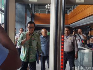Jadi Saksi Sidang Suap Hibah KONI, Menpora Puji Prestasi Terdakwa