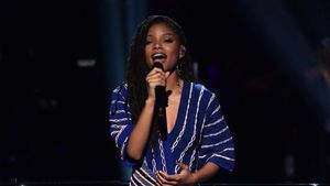 Foto: Gaya Seksi Halle Bailey, Pemeran Ariel The Little Mermaid