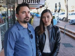 Masa Depan Keluarga Ini Hancur Lewat Sebuah Pesan di Whatsapp