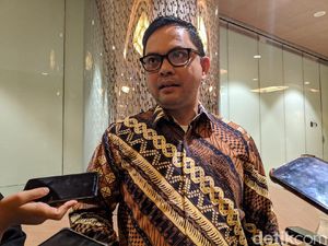 Komisioner KPU Viryan Aziz Positif COVID-19, Isolasi Mandiri di Rumah Dinas Komisioner KPU Viryan Aziz Positif COVID-19, Isolasi Mandiri di Rumah Dinas