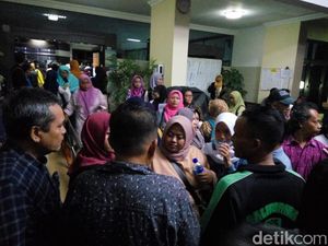 Nama Anak Hilang dari Daftar PPDB, Ortu Geruduk Disdik Sleman Nama Anak Hilang dari Daftar PPDB, Ortu Geruduk Disdik Sleman