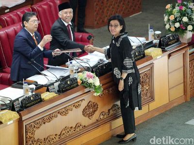Sri Mulyani Hadiri Rapat Paripurna DPR