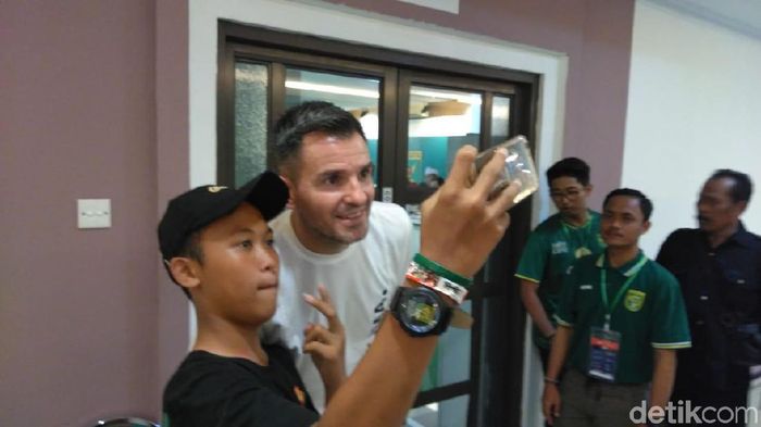 Simon McMenemy ingin timnas Indonesia berlaga di Stadion Gelora Bung Tomo (Foto: Deni Prastyo/detikSport)