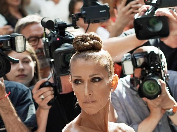 Pamer Tubuh Kurus, Celine Dion Curi Perhatian di Paris Fashion Week