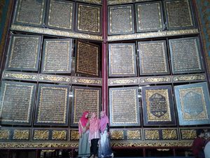 Seperti Inilah Al Quran Raksasa