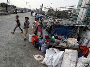 Potret Kemiskinan di Tengah Gemerlapnya Kota Jakarta