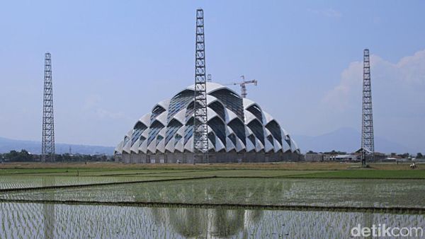 Yuk, Lihat Progres Pembangunan Masjid Apung Al-Jabbar Bandung