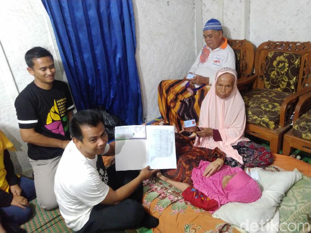 Pemkab Ciamis Akhirnya Bantu Sepasang Lansia Lumpuh di Beregbeg Pemkab Ciamis Akhirnya Bantu Sepasang Lansia Lumpuh di Beregbeg
