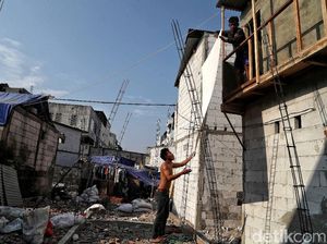 Membangun Kembali Kehidupan di Kampung Bandan Membangun Kembali Kehidupan di Kampung Bandan