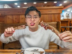Hobi Kulineran, Ini Pose Makan Jang Hansol YouTuber Korea Fasih Bahasa Jawa Hobi Kulineran, Ini Pose Makan Jang Hansol YouTuber Korea Fasih Bahasa Jawa