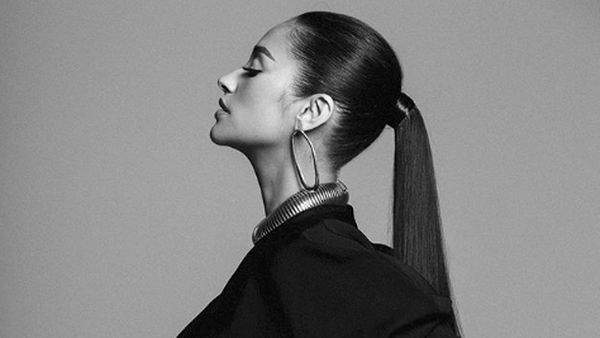 Shay Mitchell Hamil Besar, Netizen: Siapa Ayahnya?