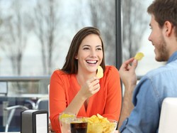 Diet untuk Seks yang Lebih Memuaskan, Hindari Makanan Ini