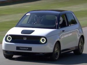 Akhirnya si Mungil Honda e Tampil ke Publik Akhirnya si Mungil Honda e Tampil ke Publik