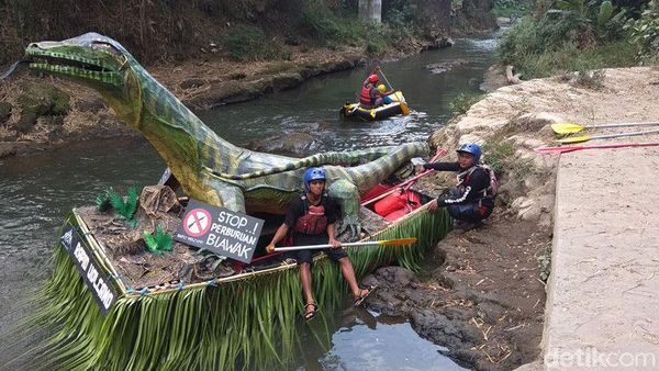 Kemeriahan Lomba Perahu Hias di Sungai Elo Magelang