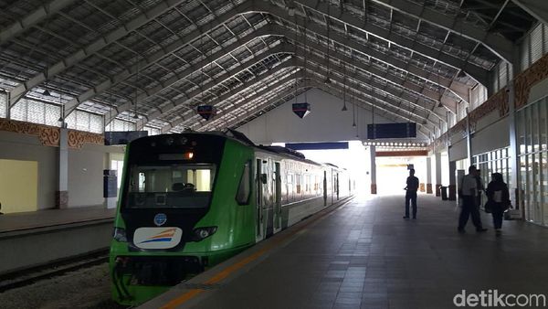 Foto: Kereta Bandara dengan Tiket Termurah di Indonesia
