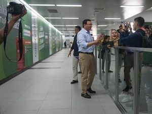 Ngevlog, Ahok Puji MRT Jakarta Lebih Bagus dari di Luar Negeri
