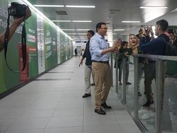 Ngevlog, Ahok Puji MRT Jakarta Lebih Bagus dari di Luar Negeri