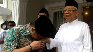 Temui Maruf Amin, Cak Imin Cium Tangan
