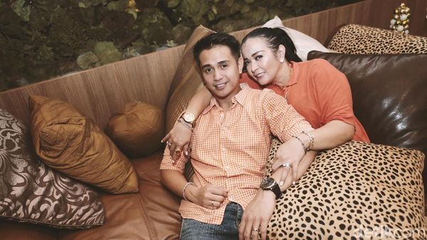 Kisah Cinta Ajun Perwira dan Jennifer Jill, Awal dan Sebabnya
