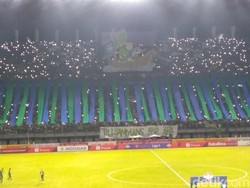 Adu Kreativitas Bonek-Viking di Laga Persebaya Vs Persib, Siapa Unggul?