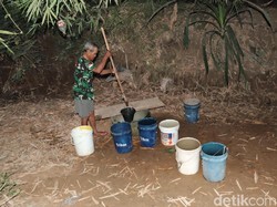 Sejumlah Pelosok di Karawang Krisis Air Bersih
