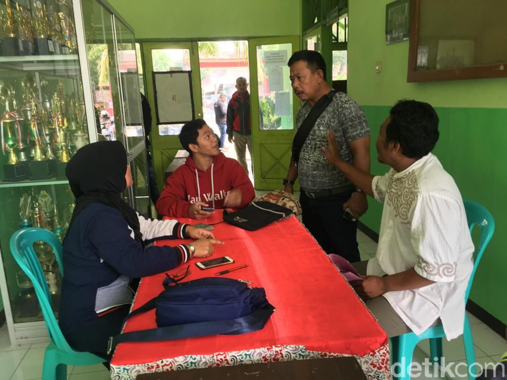 Merasa Dicurangi Sistem Zonasi, Ortu Siswa SMP di Mojokerto Protes Keras Merasa Dicurangi Sistem Zonasi, Ortu Siswa SMP di Mojokerto Protes Keras
