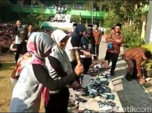 Cerita di Balik Viral Video Pemusnahan Ponsel Siswa MAN di Jombang