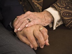 Pria Ini Menemukan Cinta Lagi di Usia 100, Menikahi Wanita 102 Tahun