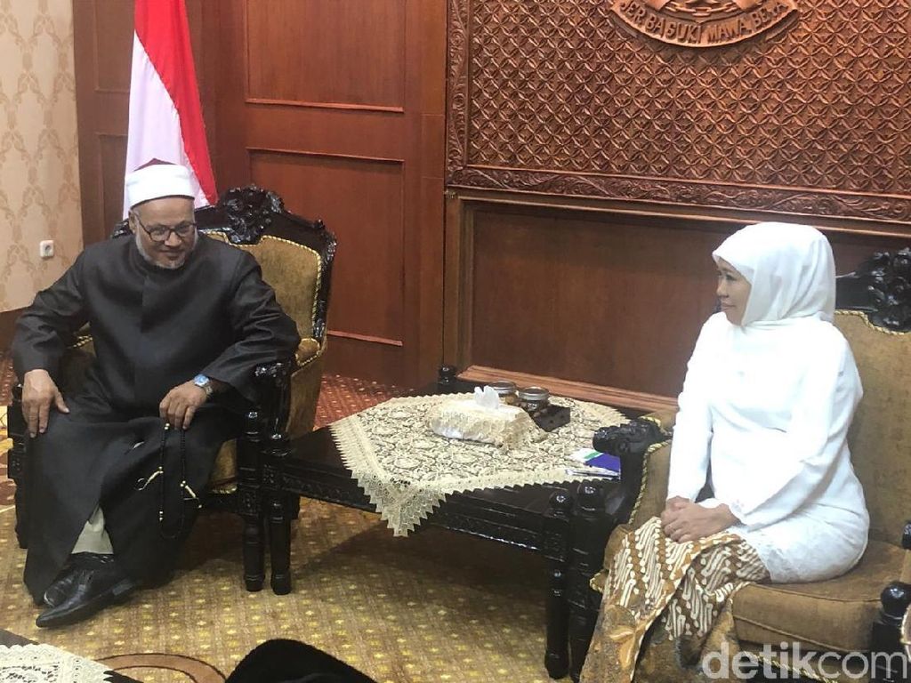 Bertemu Wakil Rektor Universitas Al Azhar, Khofifah Bahas Beasiswa Bertemu Wakil Rektor Universitas Al Azhar, Khofifah Bahas Beasiswa