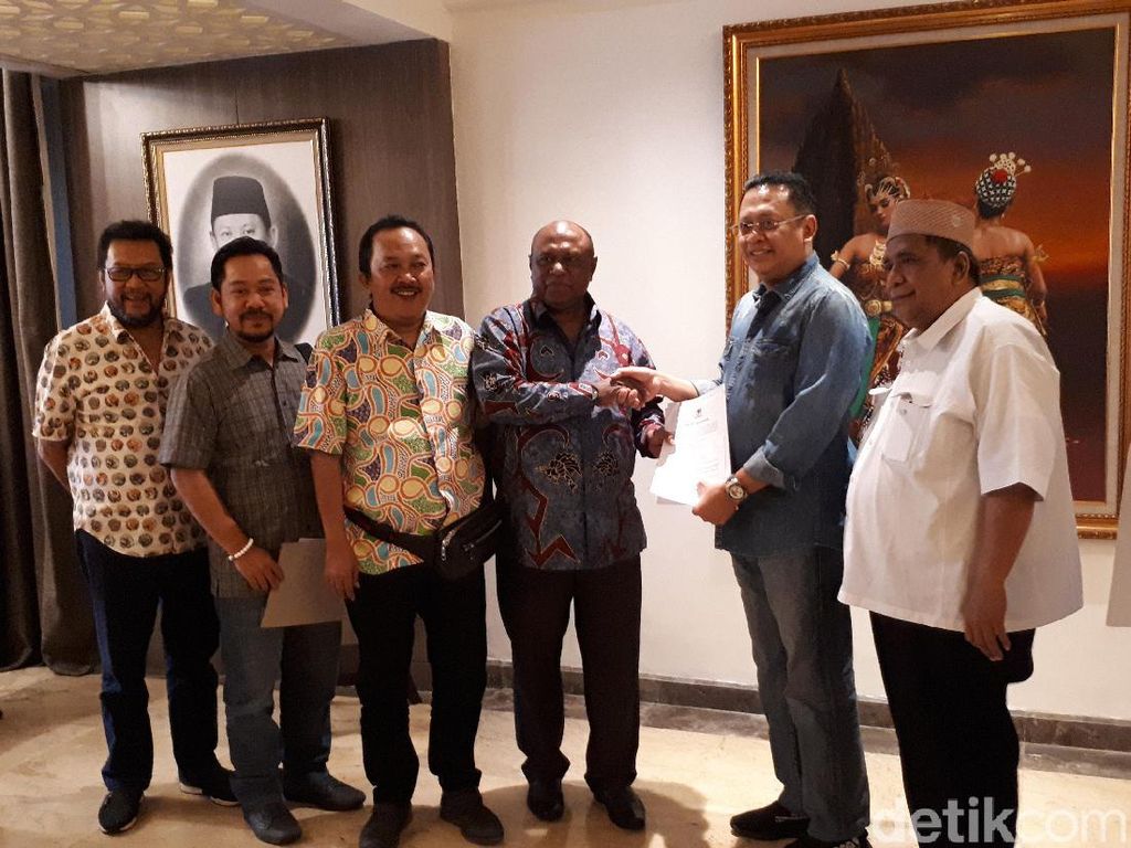 Bamsoet Kembali Dapat Dukungan DPD II Jadi Caketum Golkar Bamsoet Kembali Dapat Dukungan DPD II Jadi Caketum Golkar