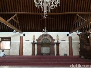 Masjid Agung Solo Tak Gelar Salat Tarawih Selama Pandemi Corona