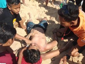 Astaga! Ratusan Wisatawan Pantai Gunungkidul Tersengat Ubur-ubur