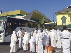 Calon Jemaah Haji Mulai Masuk Asrama Embarkasi Padang