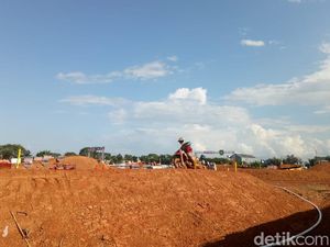 Trek MXGP 2019 Palembang Berlumpur, Penonton pun Girang Trek MXGP 2019 Palembang Berlumpur, Penonton pun Girang