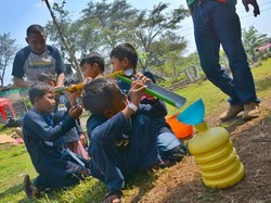 Melihat Seabrek Kebahagiaan yang Telah Dibagi Debu Langit