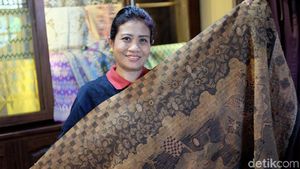 Tenun Songket Jembrana Berharga Puluhan Juta