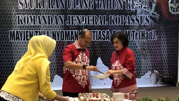 Buku Biografi untuk Danjen Kopassus