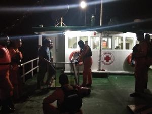 Basarnas Evakuasi Kru RS Apung Gratis yang Mati Mesin di Manokwari