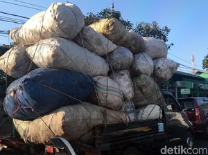 Duh, Kelebihan Muatan Berbahaya Nih Pak Supir!