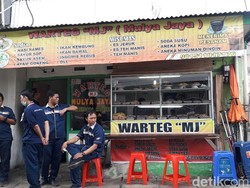 Merasa Iba, Penjaga Warteg Beri Diskon ke Pencari Suaka di Kebon Sirih