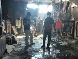 Ruang Kepala Kantor Bappeda Sulbar Dilalap Si Jago Merah