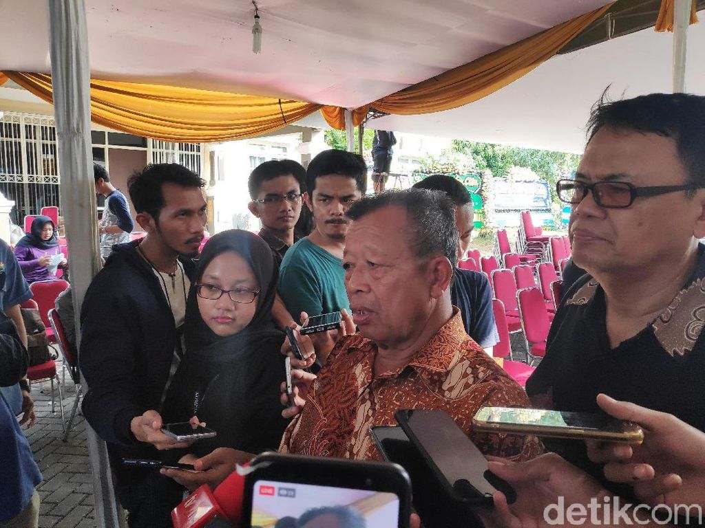 Kesan Sang Ayah soal Sutopo: Kutu Buku Sejak Kecil Kesan Sang Ayah soal Sutopo: Kutu Buku Sejak Kecil