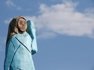 Ada Patung Raksasa Melania Trump dari Kayu, Bagaimana Menurutmu?